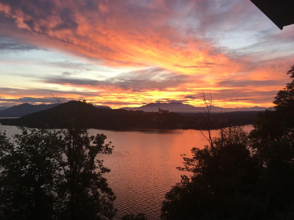 La Casa Nel Parco Villa Arona Dış mekan fotoğraf